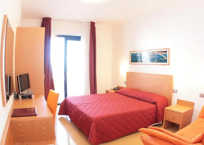 Hotel Yria